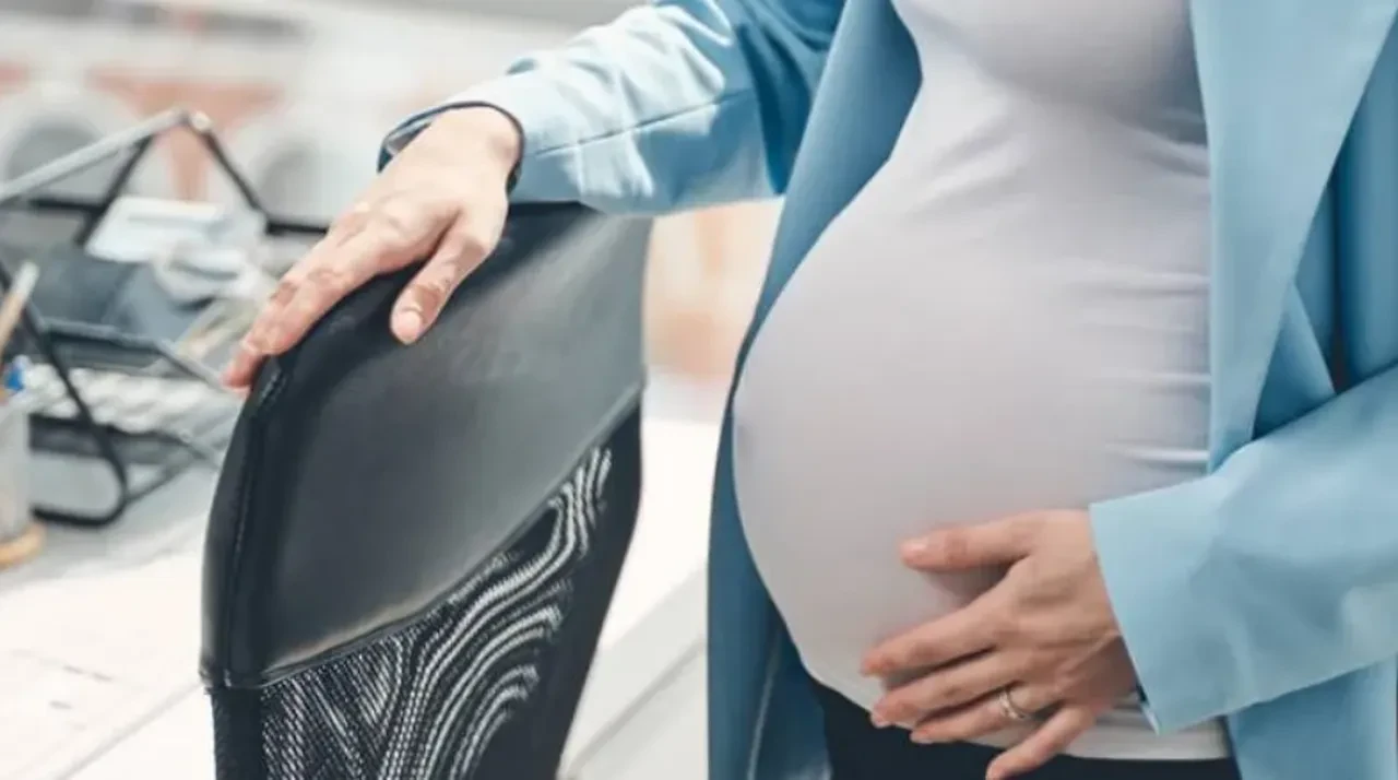 Yeni Sosyal Hizmetler Kanunu kabul edildi: Doğum izni 24 haftaya çıktı, sosyal medyaya 15 yaş sınırı geliyor!