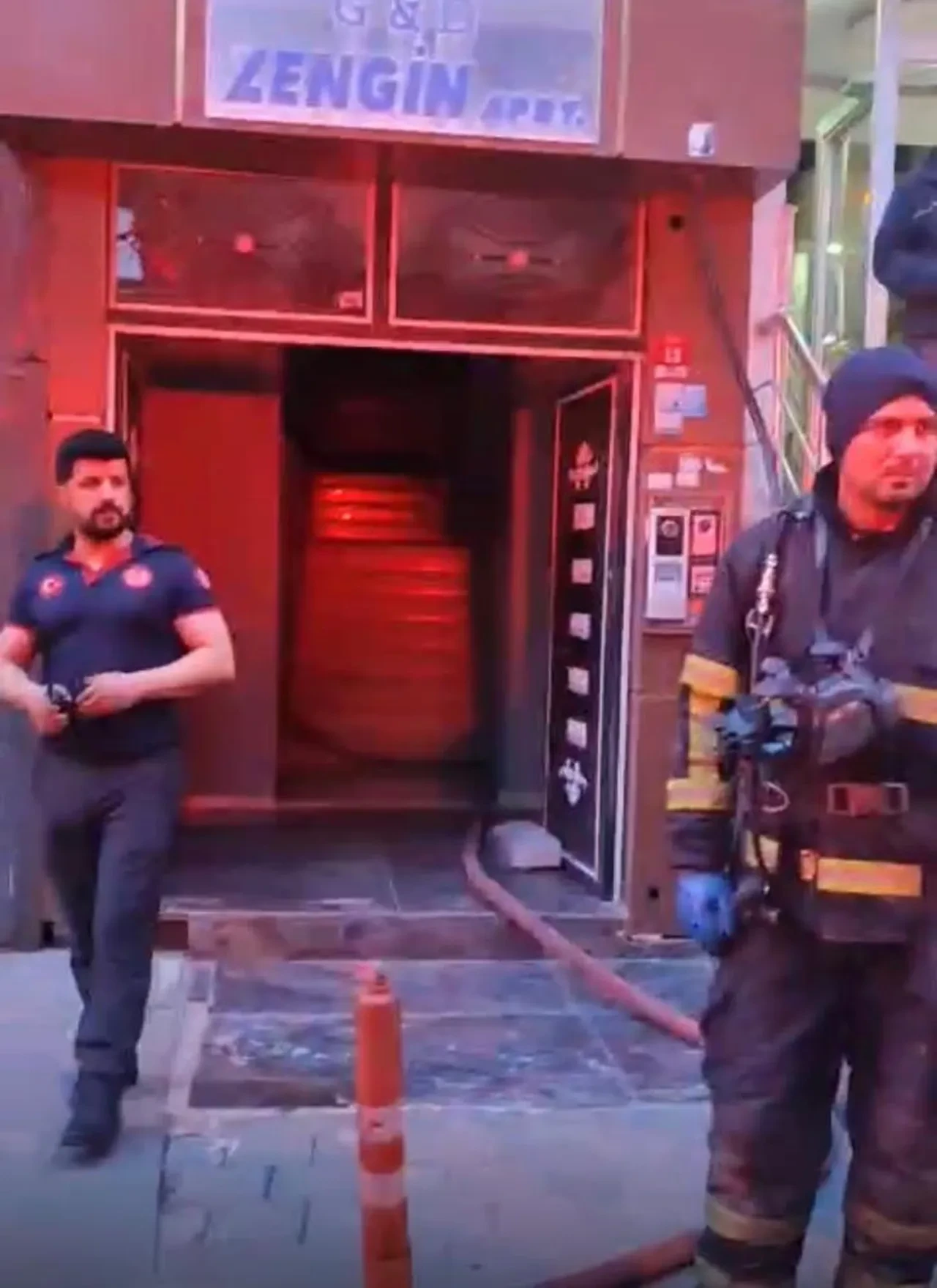 Batman'da evde 2 kişi yanmış halde bulundu