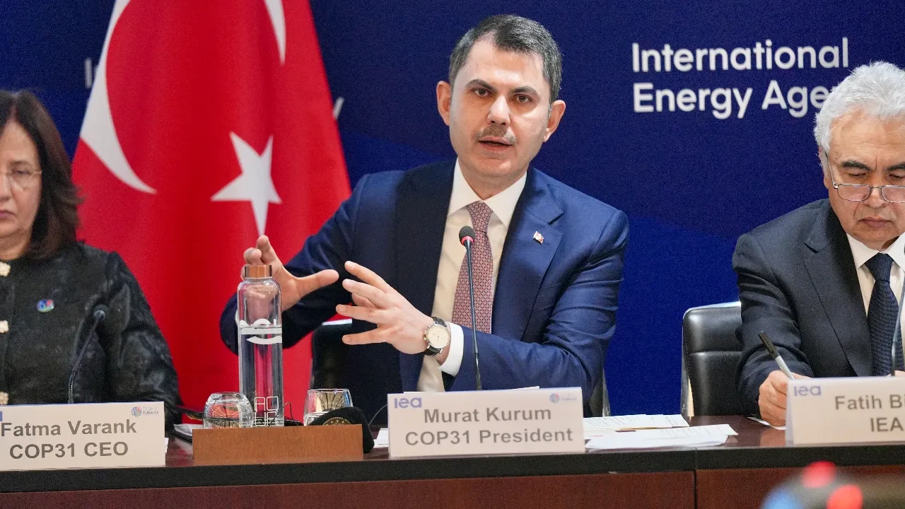 COP31 rotası Paris’te çizildi: Bakan Kurum’dan 'Enerji Arz Güvenliği' vurgusu!