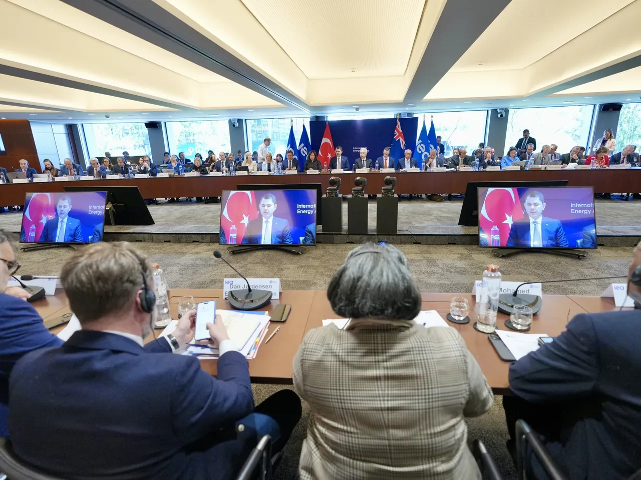 COP31 rotası Paris’te çizildi: Bakan Kurum’dan 'Enerji Arz Güvenliği' vurgusu!