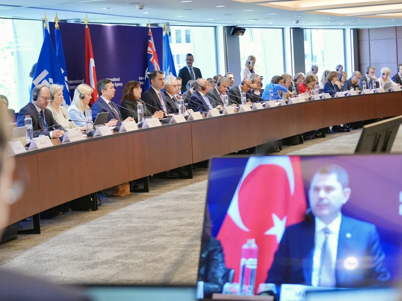 COP31 rotası Paris’te çizildi: Bakan Kurum’dan 'Enerji Arz Güvenliği' vurgusu!