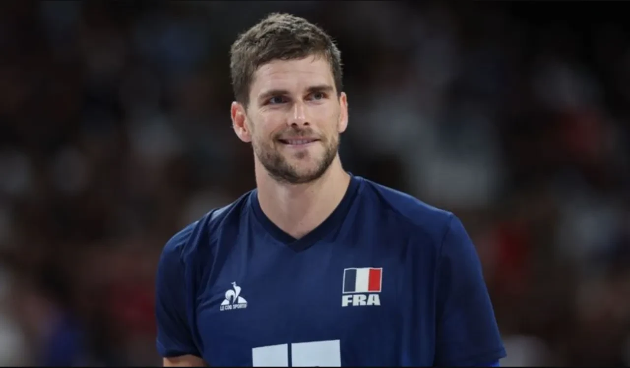 Devrim Özkan'ın paylaşımı yeni aşkını ele verdi! Özkan'ın voleybolcu sevgilisi Trevor Clevenot kimdir, kaç yaşında?