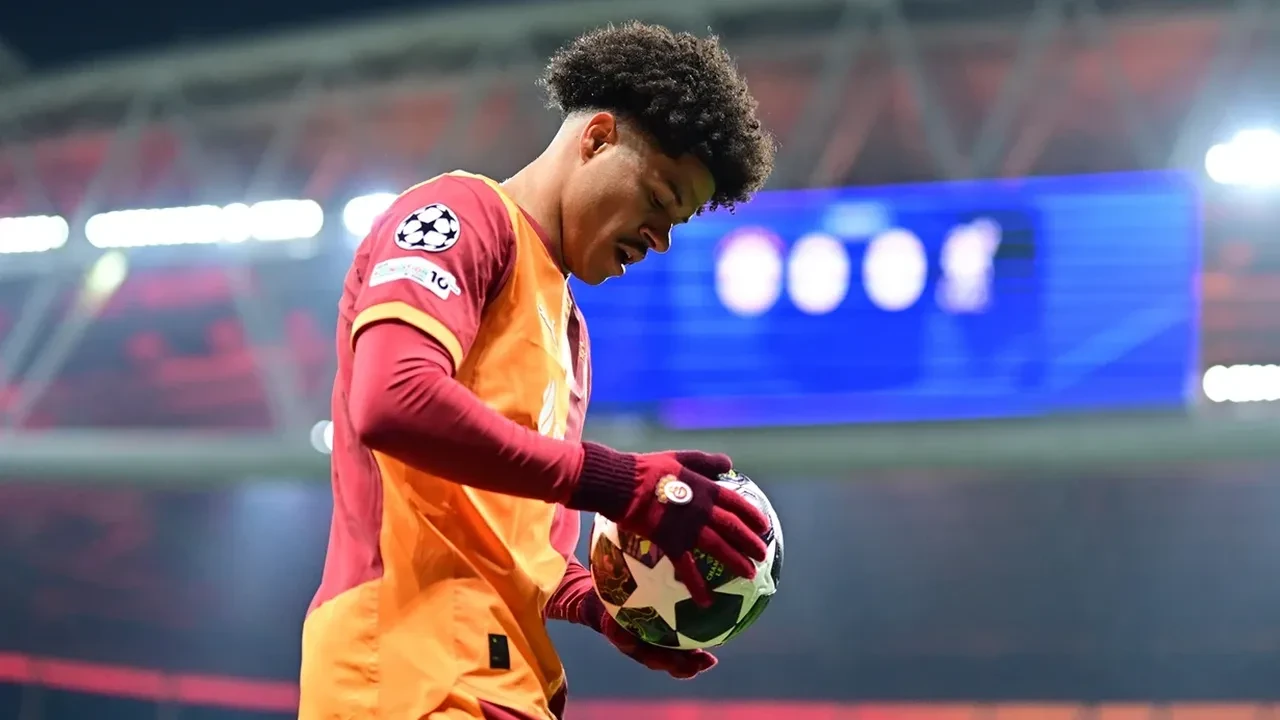 Galatasaray'da Gabriel Sara alarmı! Premier Lig devleri kapıya dayandı: Yönetim rekor bonservis bedeli belirledi