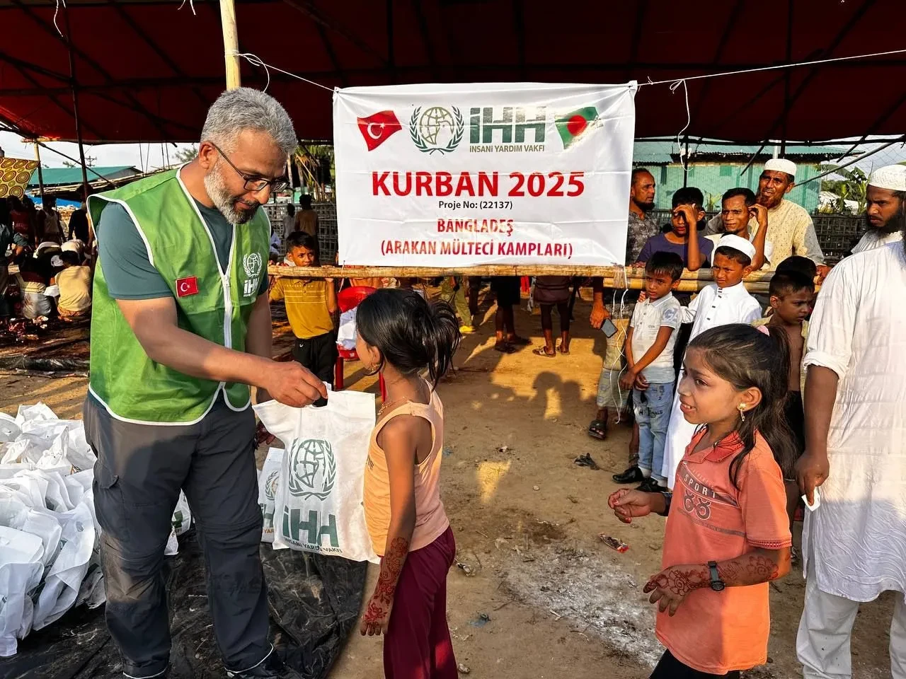 İHH, bu yıl 61 ülkede 3,5 milyon kişiye kurban ulaştırmayı hedefliyor