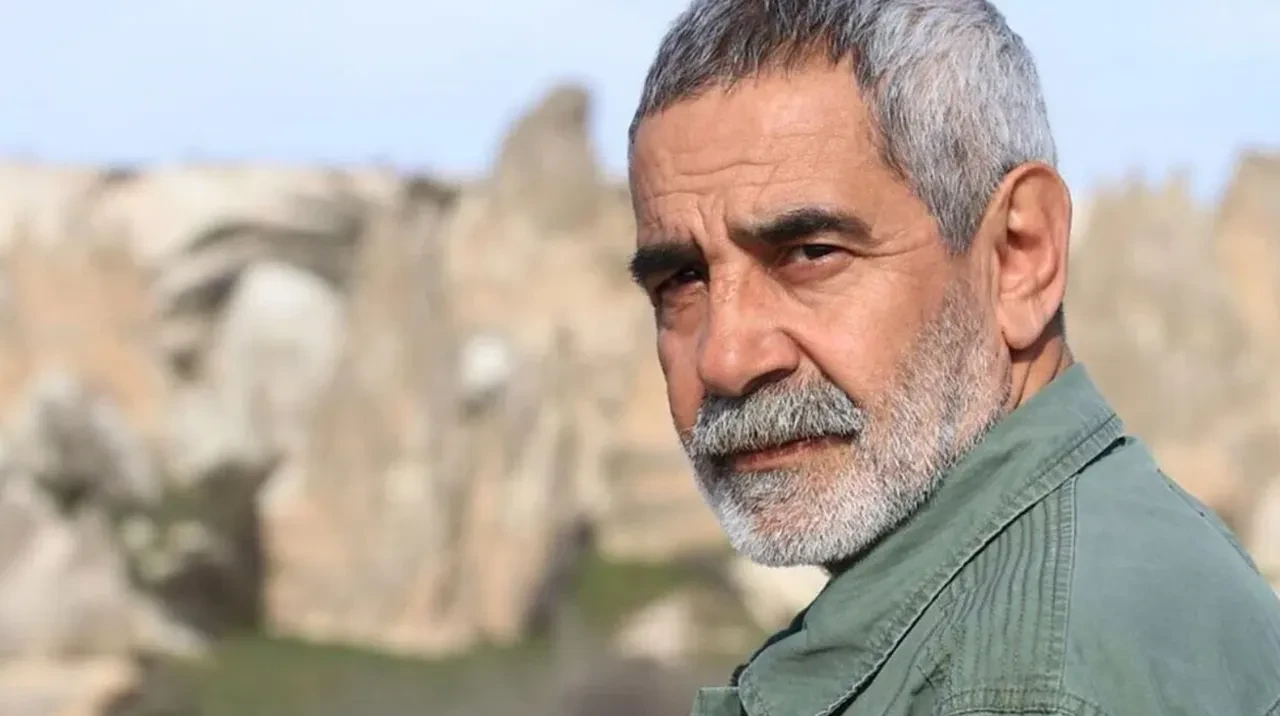 Kurtlar Vadisi'nin Şahin Ağa'sı Turgay Tanülkü'den çok özel cezaevi anıları! Usta tiyatrocu Turgay Tanülkü en etkileyici anısını anlattı