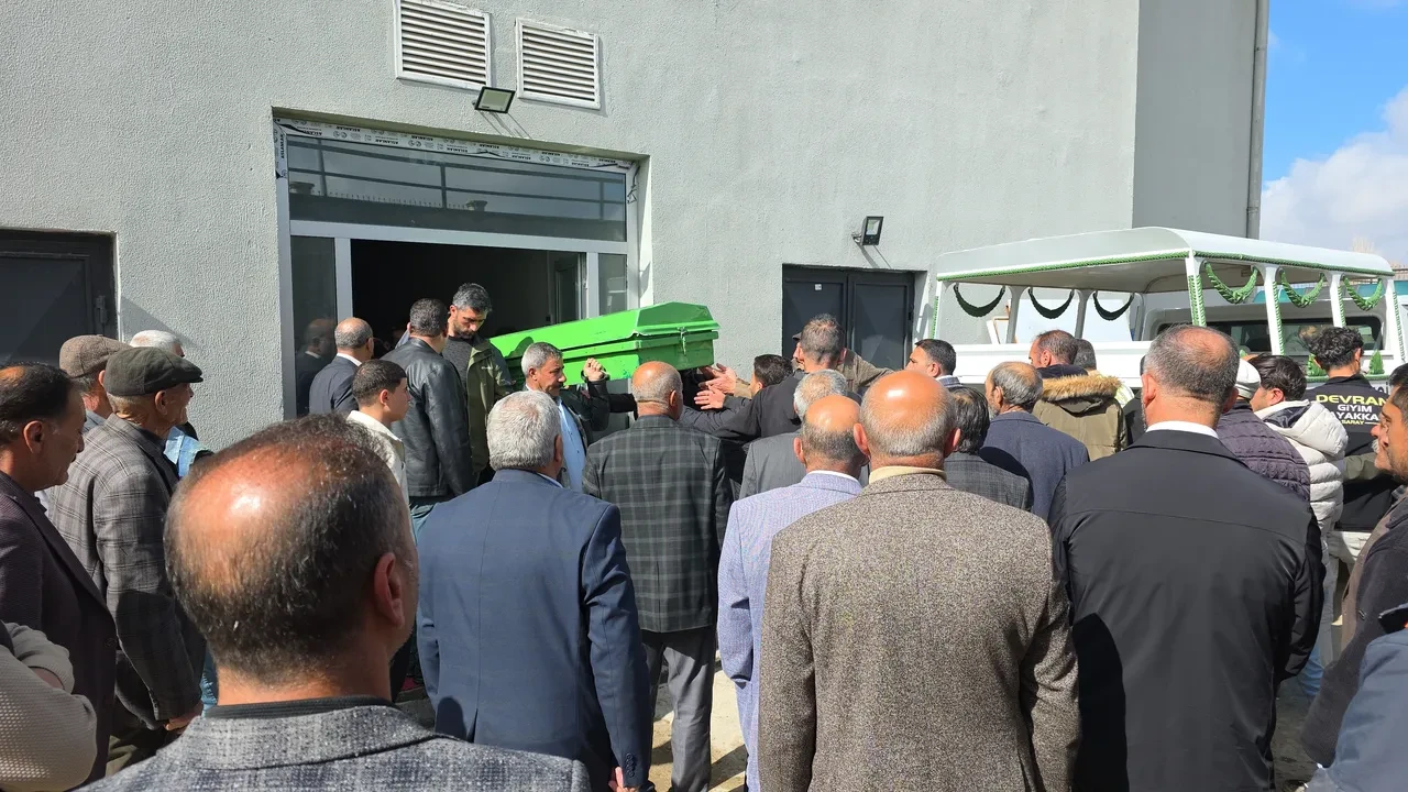 Van’da başıboş köpek dehşeti! 5 yaşındaki çocuk hayatını kaybetti