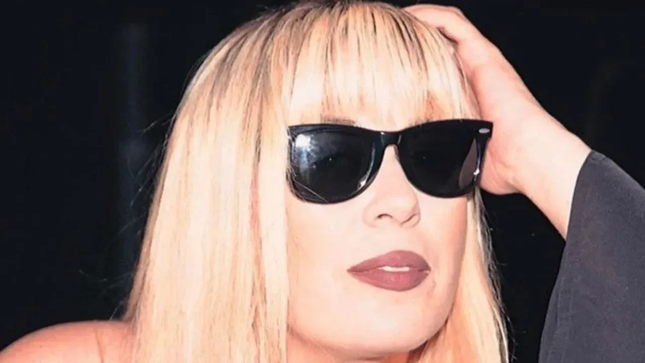 Yürümekte zorlanan Zerrin Özer aylar sonra ilk kez böyle görüntülendi! 