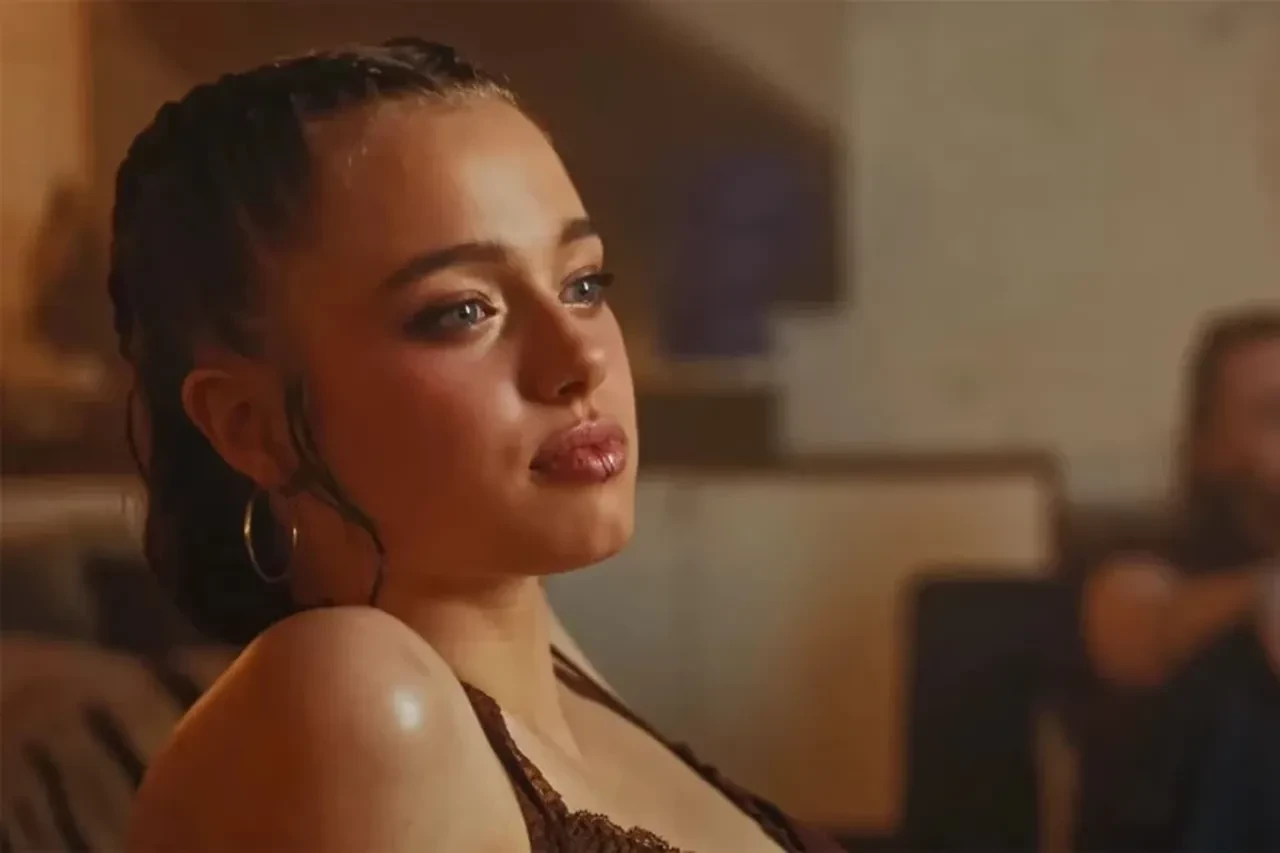 Angelina Jolie'nin kızı Shiloh güzelliği ile annesini aratmadı! 