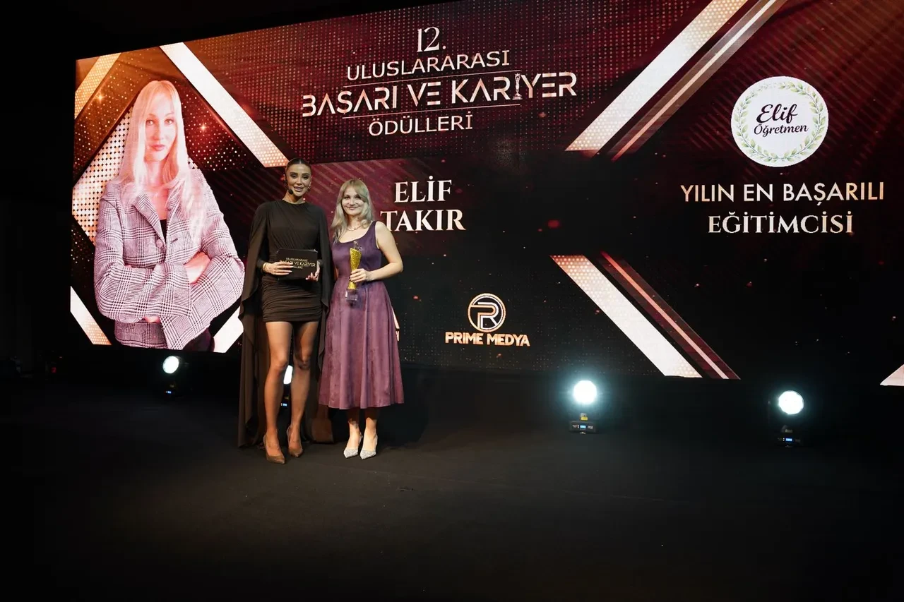 Dijital Eğitimin Yıldızı Elif Öğretmen’e büyük ödül