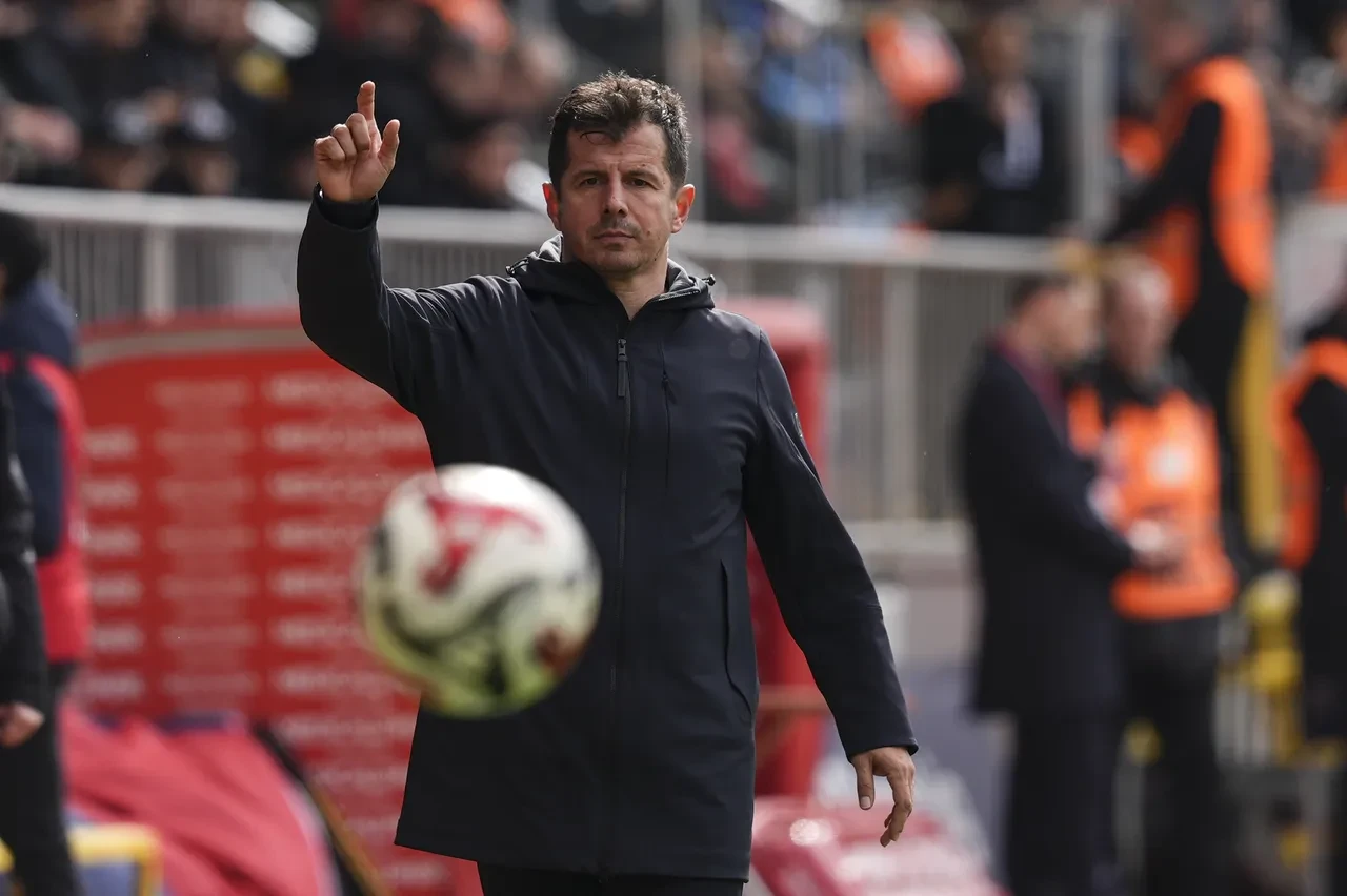 Emre Belözoğlu: "Gemiyi sağ salim limana yaklaştırmak için henüz yapmamız gerekenler var"