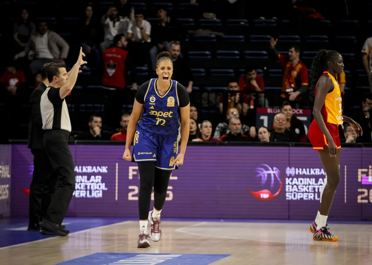 Fenerbahçe Opet'ten tarihi zafer: Galatasaray Çağdaş Faktoring karşısında üst üste 8. şampiyonluk geldi!