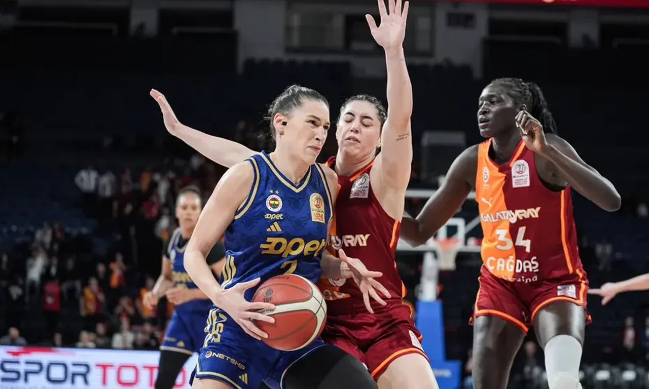 Fenerbahçe Opet'ten tarihi zafer: Galatasaray Çağdaş Faktoring karşısında üst üste 8. şampiyonluk geldi!