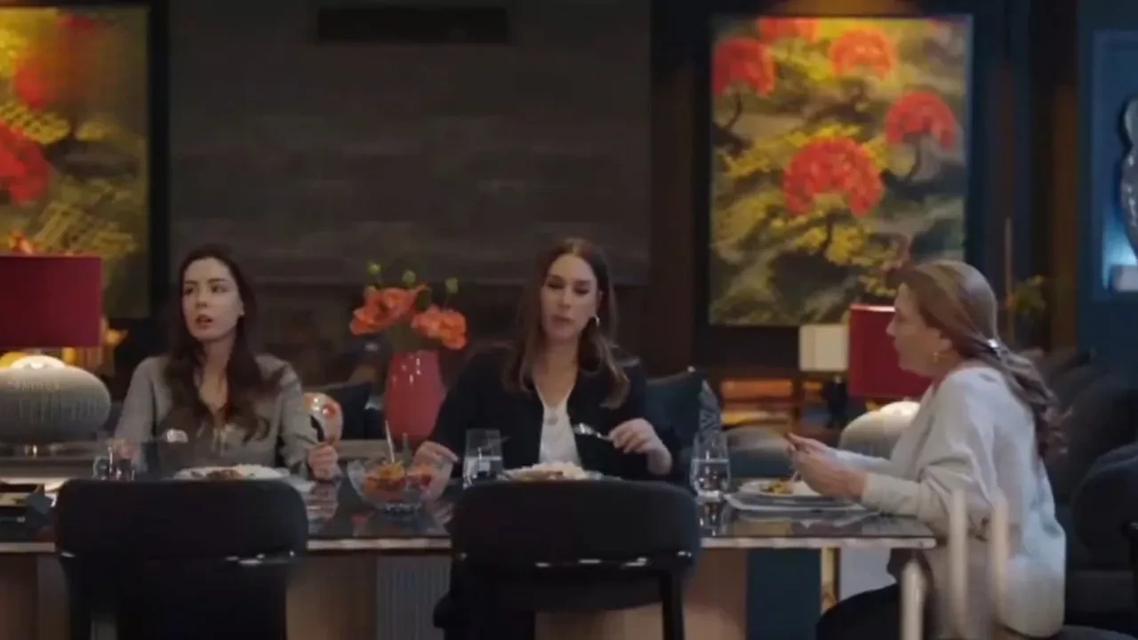 Kızılcık Şerbeti Hülya Avşar’ın dizisiyle dalga geçti! Final yapan Aynı Yağmur Altında dizisine fena gönderme