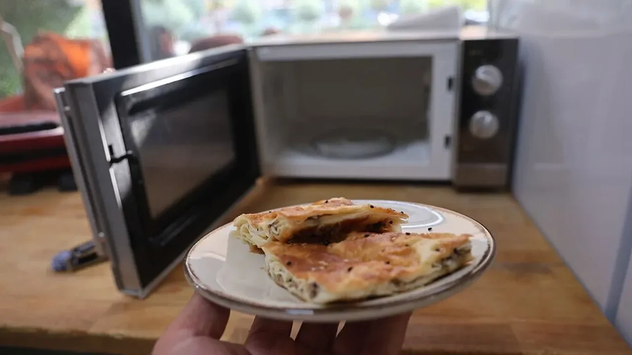 Klozet kapağından bile 200 kat daha kirli! Temizlemek için bu yöntemi uyguluyorsanız eviniz ve kendiniz için çok büyük bir tehlike yaratıyorsunuz