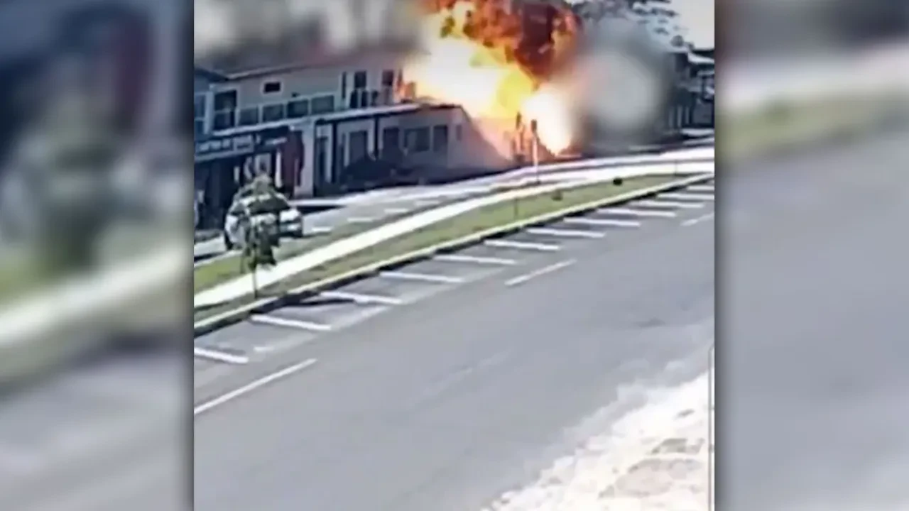 Küçük uçak restorana çarptı! Brezilya'daki felakette 4 kişi öldü