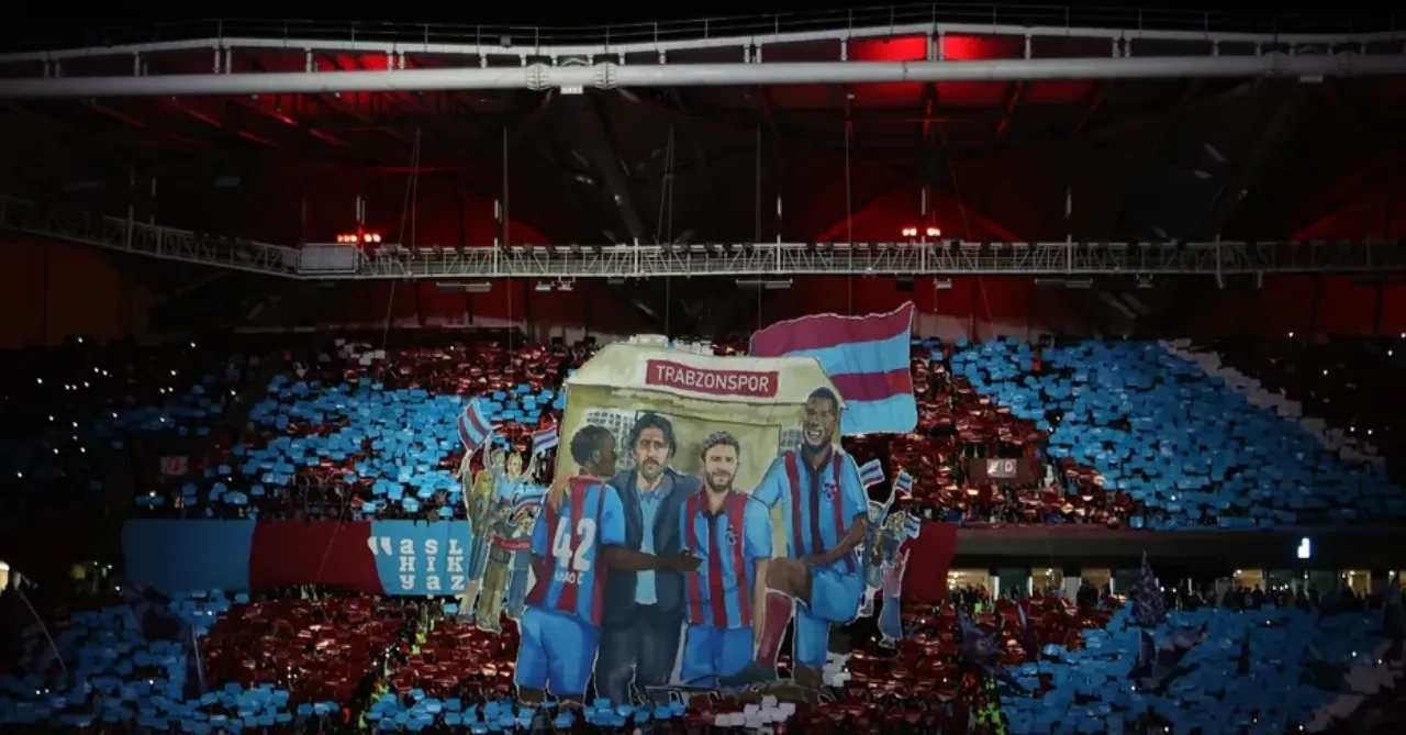 Trabzonspor tribünlerinden Galatasaray'a gönderme: "Paraya karşı emeğin savaşı"