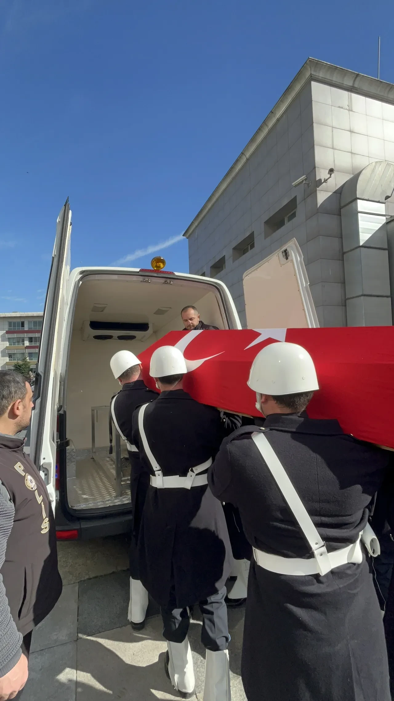 Başakşehir'de kazada ağır yaralanan polis memuru Seçkin Yalçın'dan acı haber