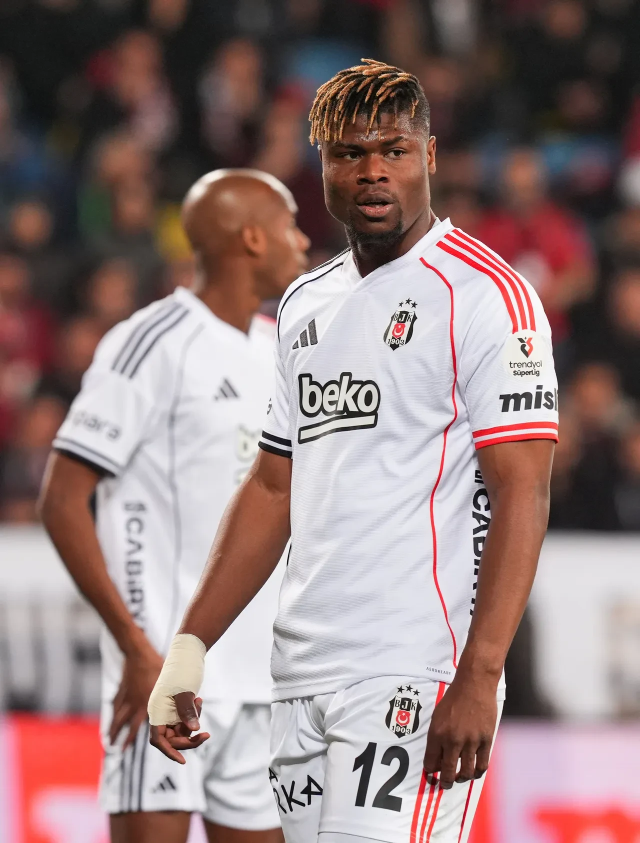 Beşiktaş'ta Emmanuel Agbadou'dan penaltı sitemi: "Utanılacak bir durum!"