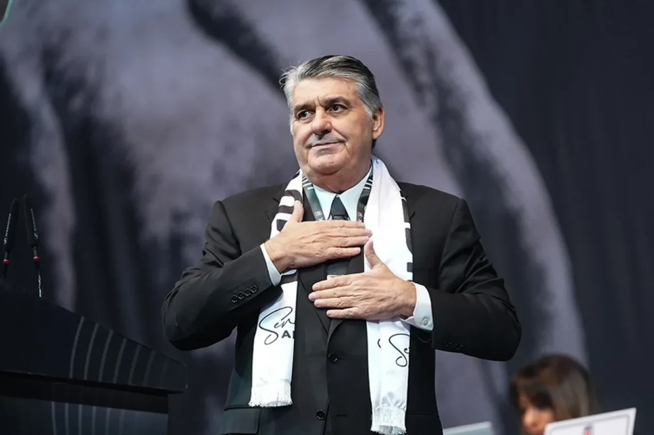 Beşiktaş'ta Serdal Adalı istifa istedi: Fenerbahçe derbisinin ardından sert çıkış!