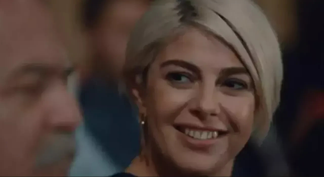 Çirkin dizisinde Ökke’nin eşi Hande'yi oynayan Gözde Kansu kimdir? Çirkin dizisinde Hande’nin hikayesi nedir?