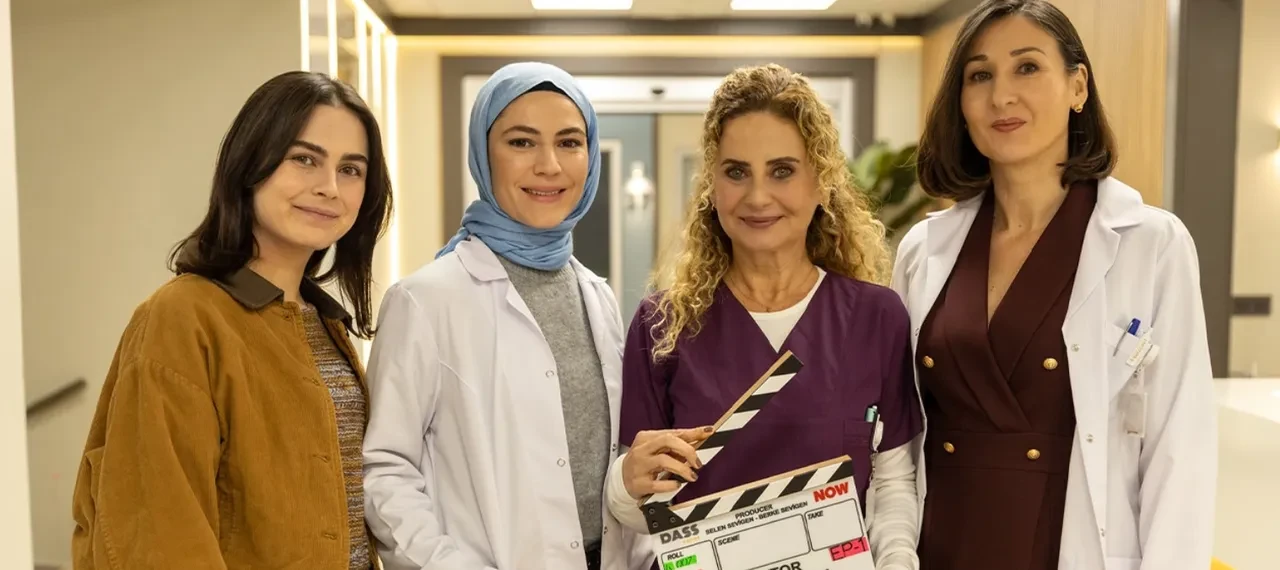 Doktor Başka Hayatta dizisine iki yeni oyuncu birden geliyor! Ödüllü oyuncu Ahmet Kaynak ile Yaşar Sucuoğlu fenomen diziye katıldı