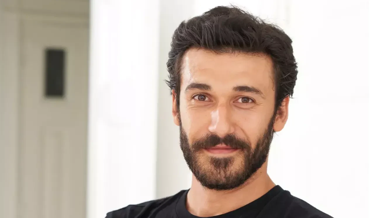 Doktor Başka Hayatta dizisine iki yeni oyuncu birden geliyor! Ödüllü oyuncu Ahmet Kaynak ile Yaşar Sucuoğlu fenomen diziye katıldı