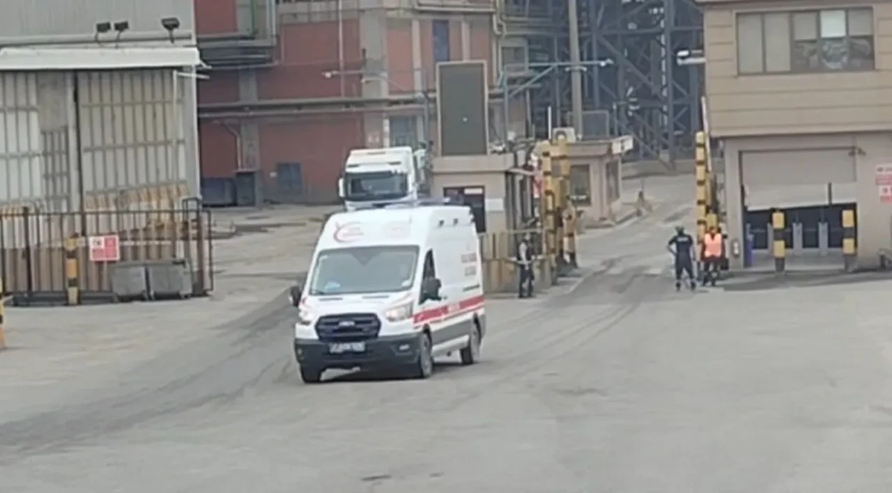 Kocaeli'de fabrikada facia! Metrelerce yükseklikten beton zemine çakıldılar: 4 işçiden 3'ü öldü