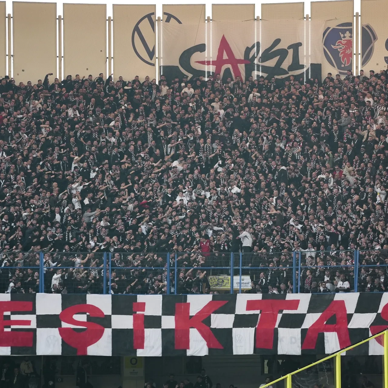 Fenerbahçe Beşiktaş derbisinde son dakika golü sürprizi: Şampiyonluk hesapları sil baştan!