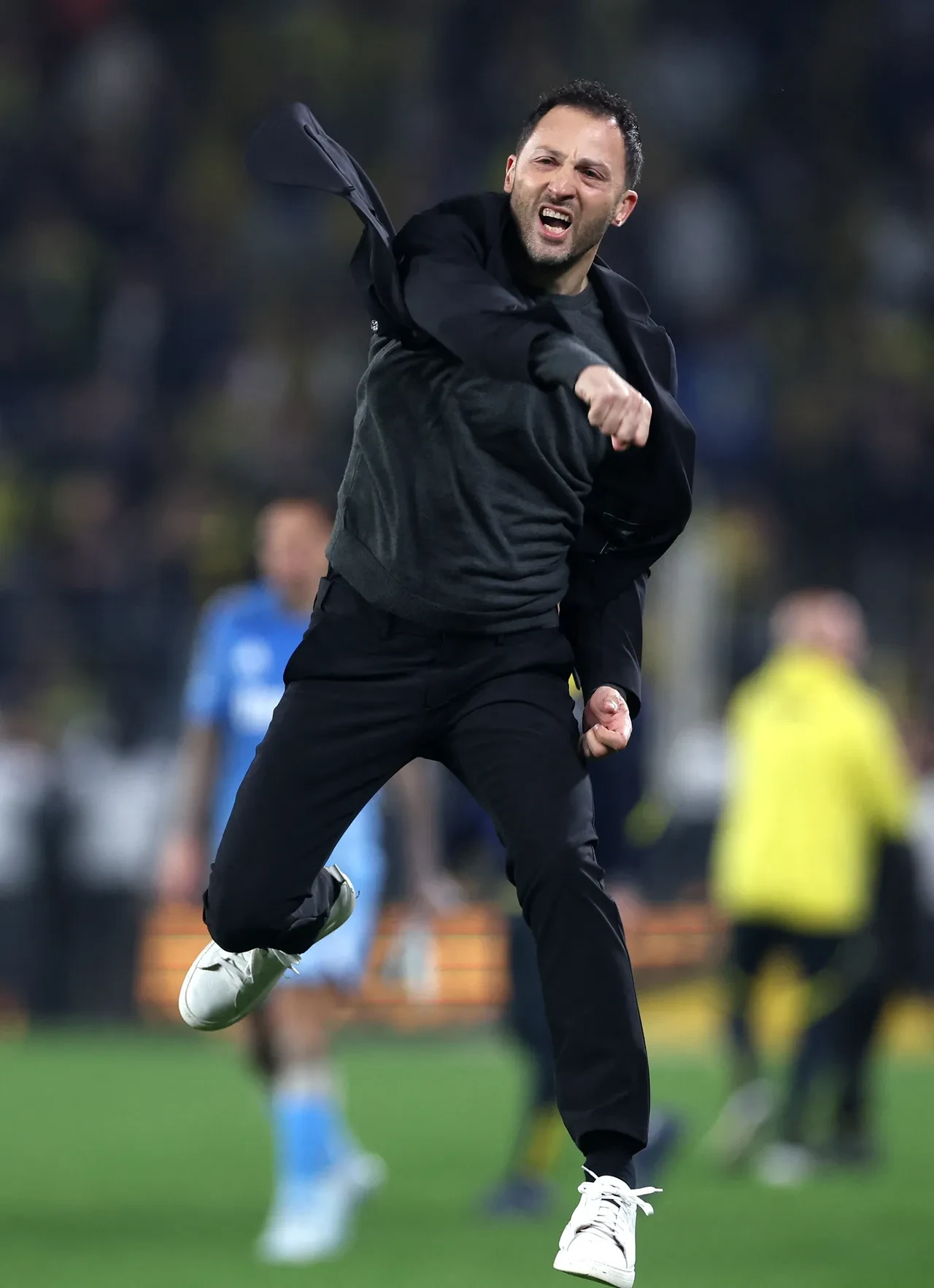 Fenerbahçe-Beşiktaş derbisinde son düdük çaldı: Domenico Tedesco tribünlere gitti!