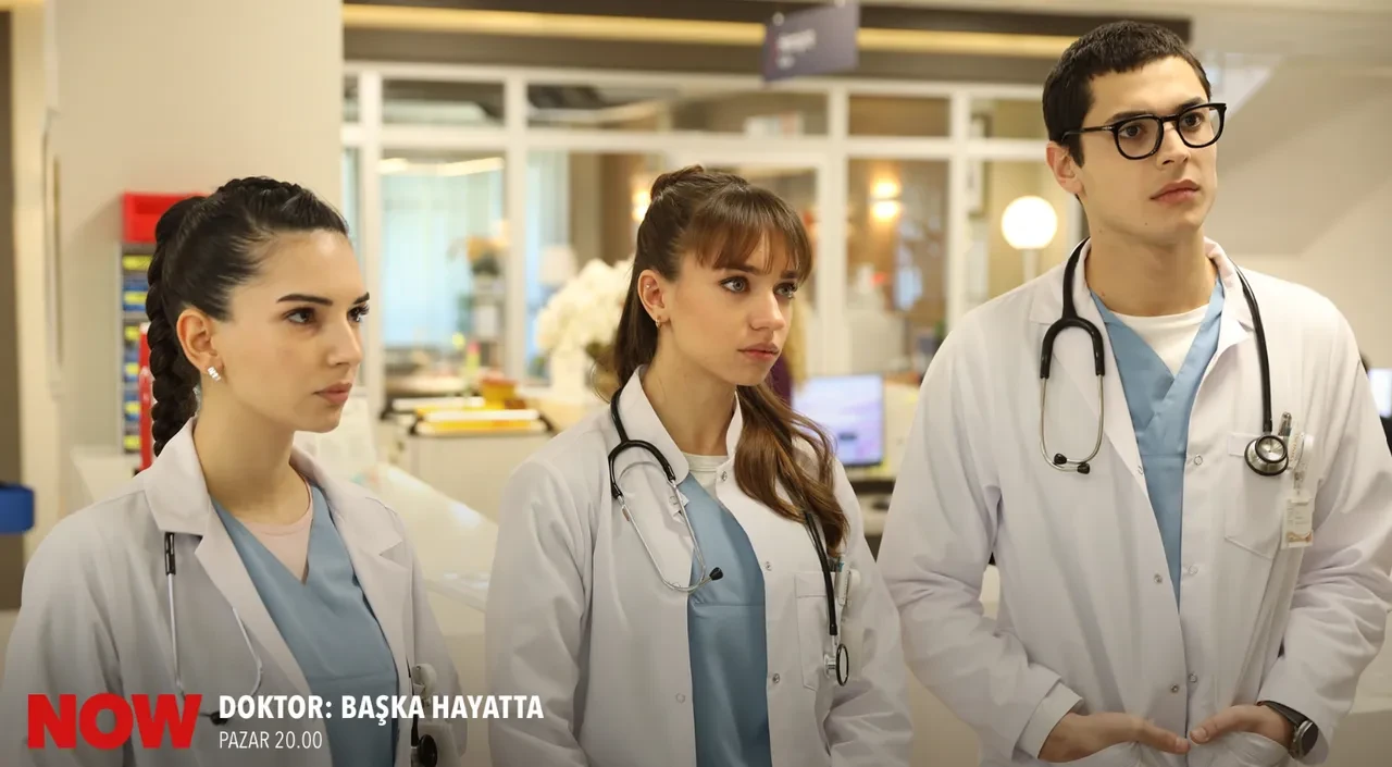  Keremcem, yıllar sonra oyunculuğa Doktor Başka Hayatta dizisi ile dönüyor! Keremcem'in yeni rolü heyecanlandırdı