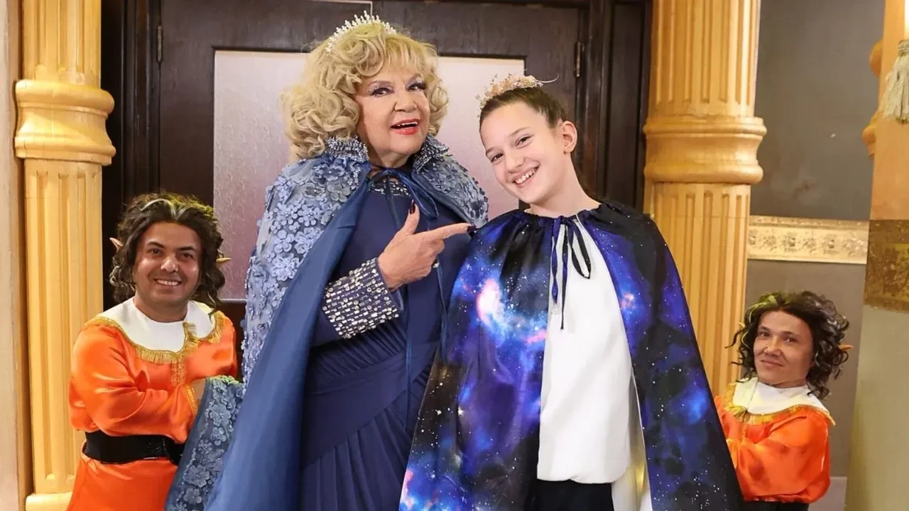 Nevra Serezli torunuyla ilk kez aynı sahnede! Sihirli Annem: Periler Okulu’nda aile sürprizi