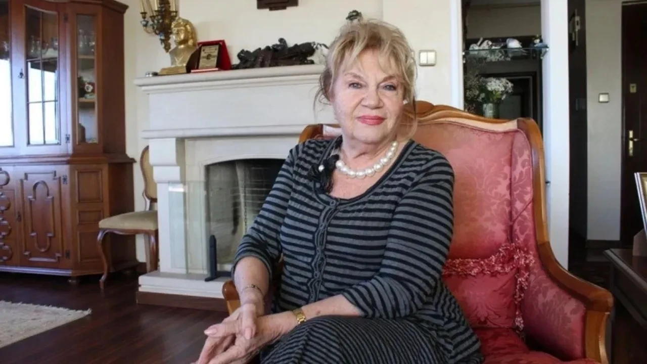 Nevra Serezli torunuyla ilk kez aynı sahnede! Sihirli Annem: Periler Okulu’nda aile sürprizi