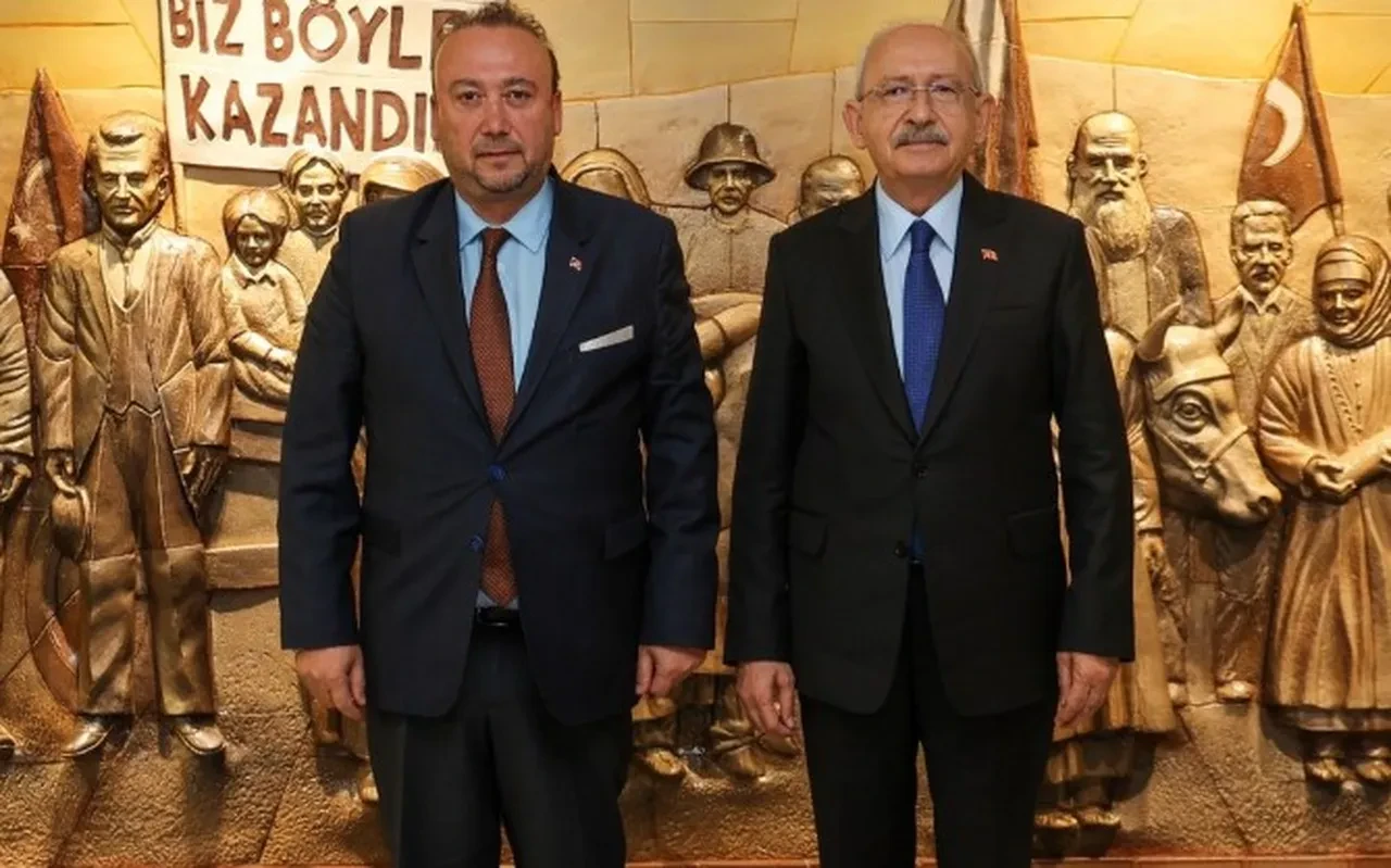 Özkan Yalım'ın Kemal Kılıçdaroğlu'na getirdiği ilginç teklif: Pavyon çalışanlarının sorunlarıyla ilgilenelim