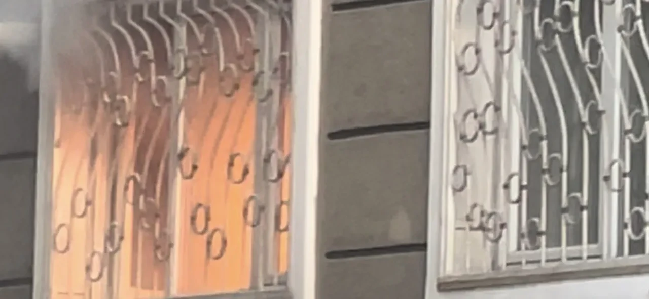 Şişli'de otel yangını: Alevler yükseldi, çok sayıda kişi mahsur kaldı