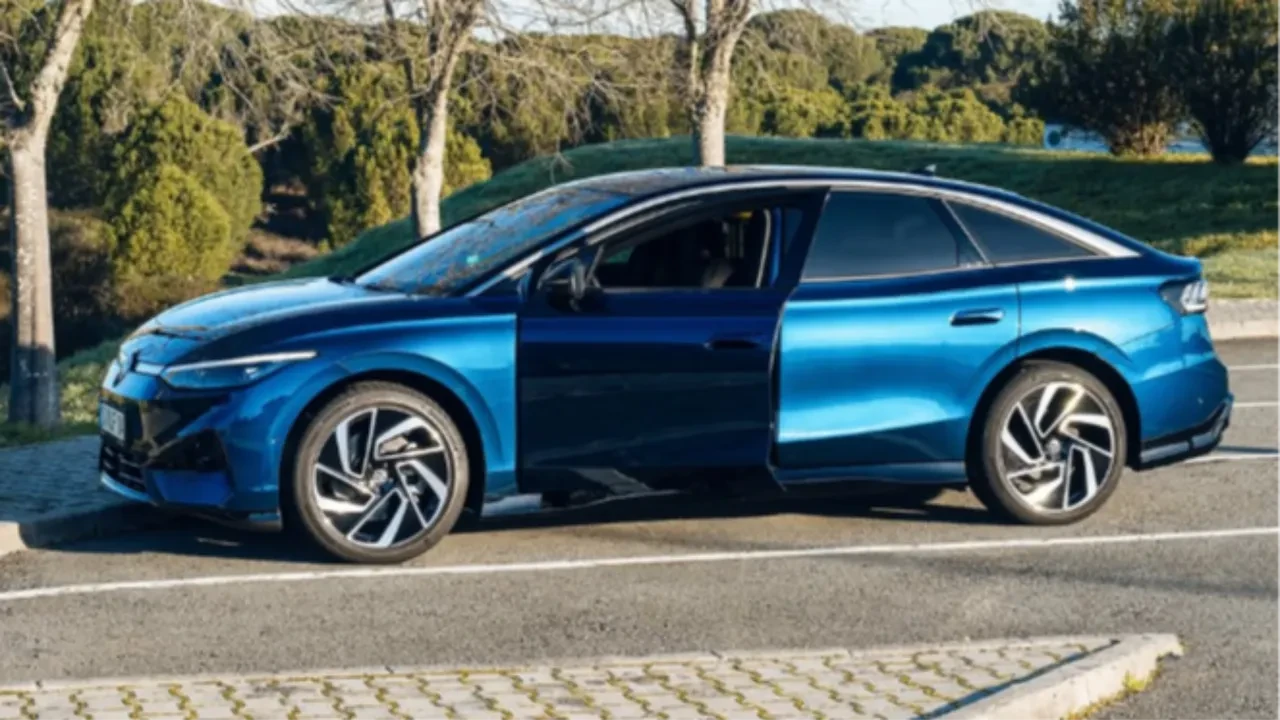 Volkswagen Nisan 2026 fiyat listesi sürprizle geldi! İşte Volkswagen Golf, Taigo, Passat, Touareg güncel fiyat listesi