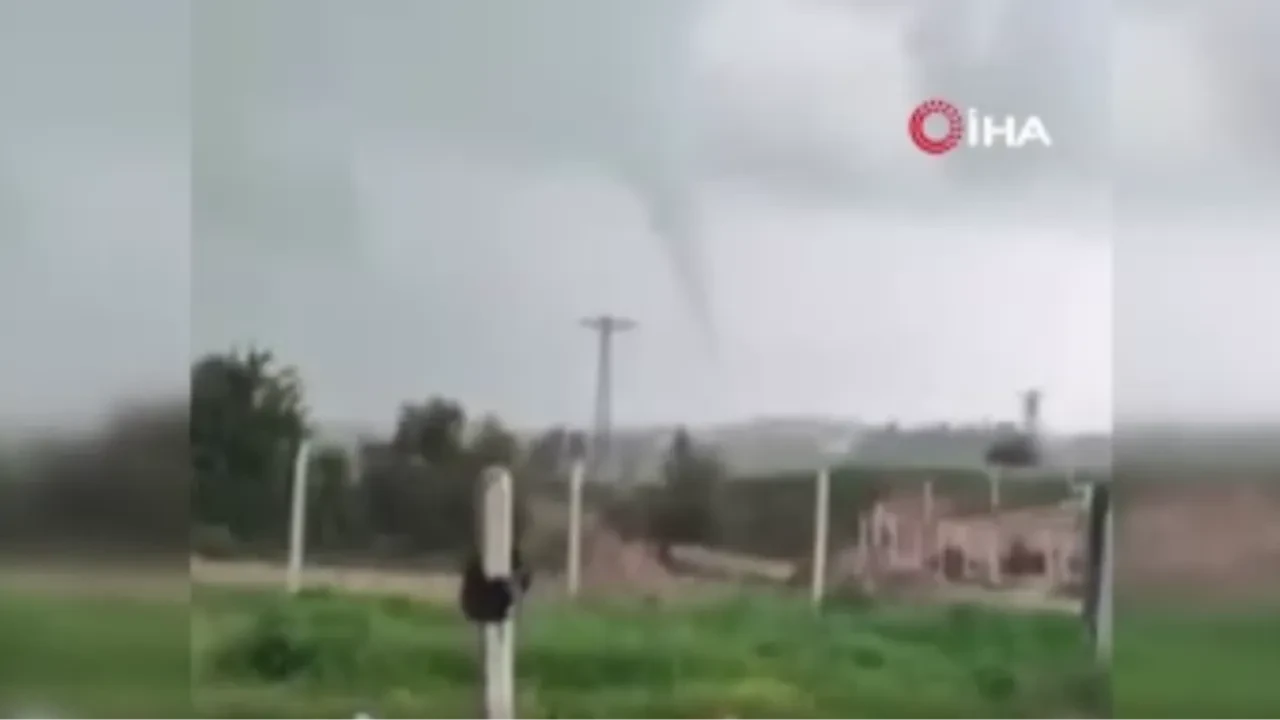 Adana’yı hortum, dolu ve sağanak vurdu: Suya dayanamayan istinat duvarı çöktü