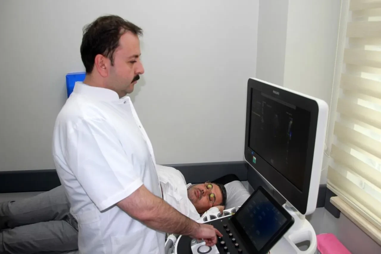 Damar tıkanıklığına “balon” çözümü! Ameliyatsız kurtarıldı, 2 günde sağlığına kavuştu