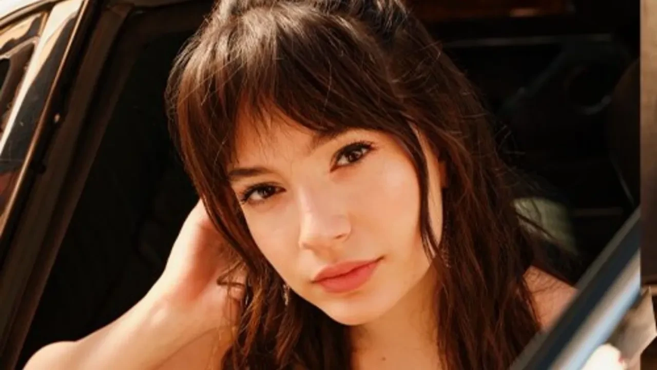 Delikanlı dizisinin Dila’sı Mina Demirtaş kimdir? Mina Demirtaş kaç yaşında, hangi dizilerde oynadı?