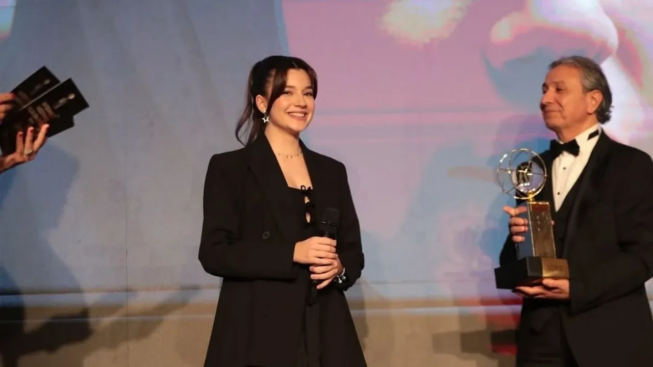 Delikanlı dizisinin Dila’sı Mina Demirtaş kimdir? Mina Demirtaş kaç yaşında, hangi dizilerde oynadı?