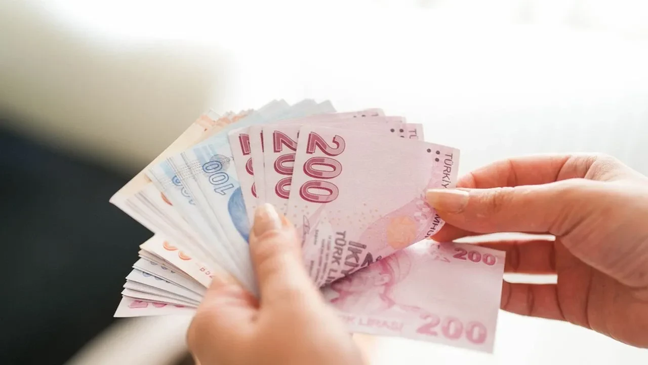 Doğum izninde yeni dönemde tüm merak edilenler! İşçi, asgari ücretli, memur... Kim, ne kadar ücret alacak?