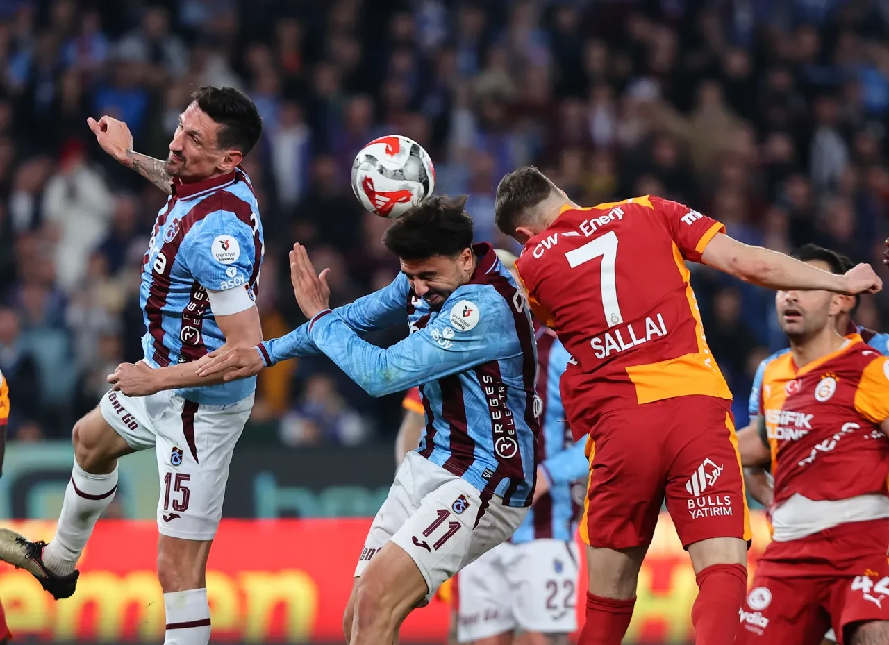 Galatasaray'a Trabzonspor yenilgisi sonrası bir kötü haber daha! Okan Buruk'un gözdesi İspanyol devine gidiyor