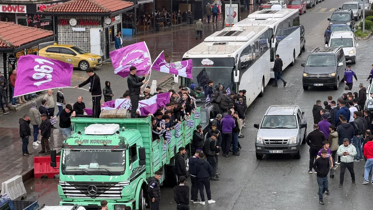 Kamyon kasasında maç yolculuğu: Taraftarlar ne yağmur ne soğuk hava dinlemedi