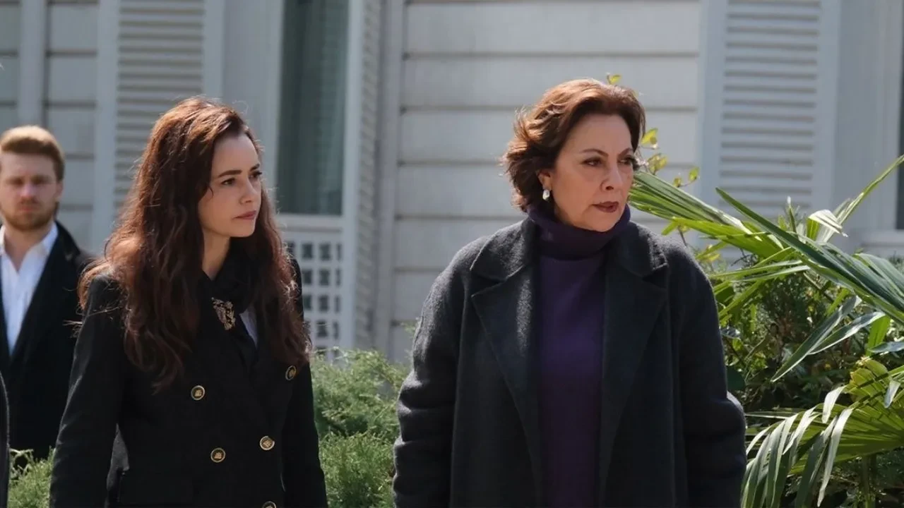 Kıskanmak Şaziye diziye veda mı ediyor? İpek Tuzcuoğlu Kıskanmak dizisinden ayrılacak mı? 