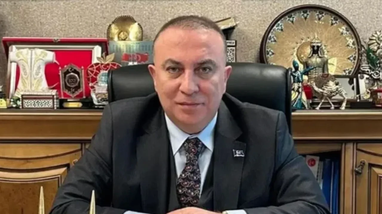 MHP İstanbul'da tüm teşkilatları feshetti!