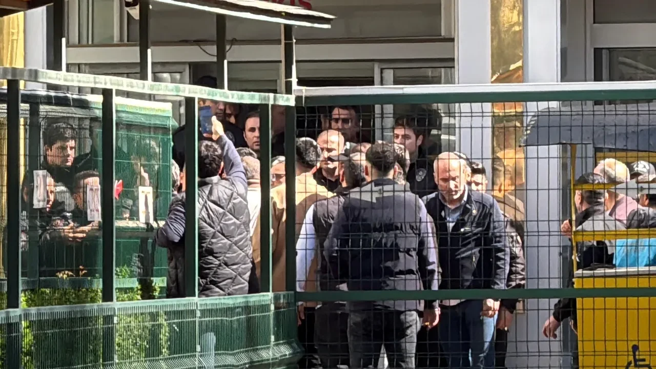 Narin Güran cinayetinde yeniden yargılama başladı! Aile salondan çıkarıldı