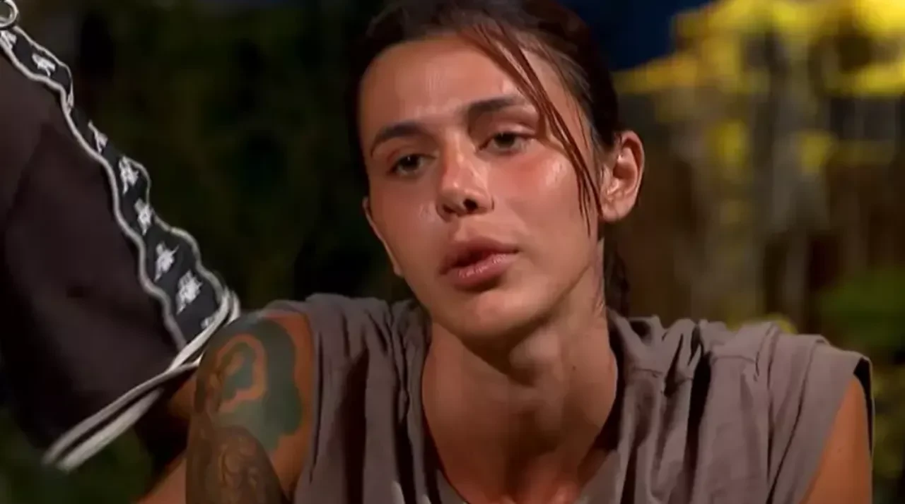 Survivor Nefise Karatay'ın Murat Boz krizi gündem oldu! Karatay: Herkes işine baksın, Murat Boz benimle ilgilendi çatlayın!