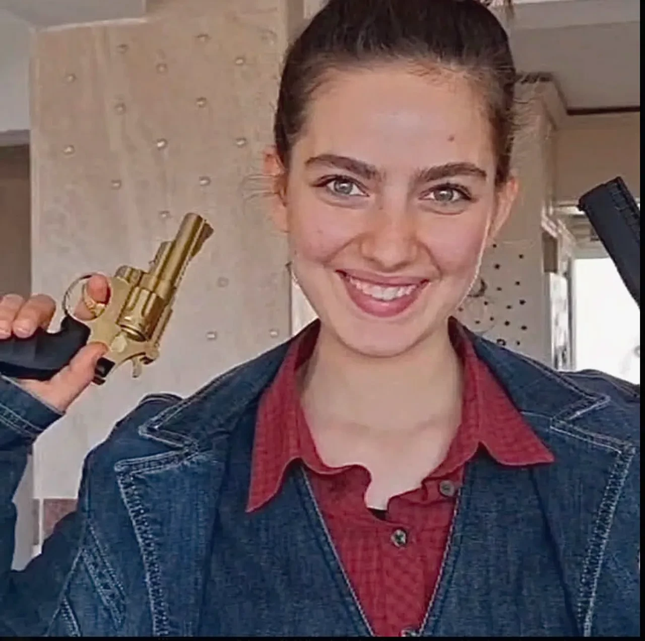 Taşacak Bu Deniz'in Eleni'si Ava Yaman’a sosyal medyada tepki yağdı! Eskisini sildi, yeni paylaşımlarıyla döndü 