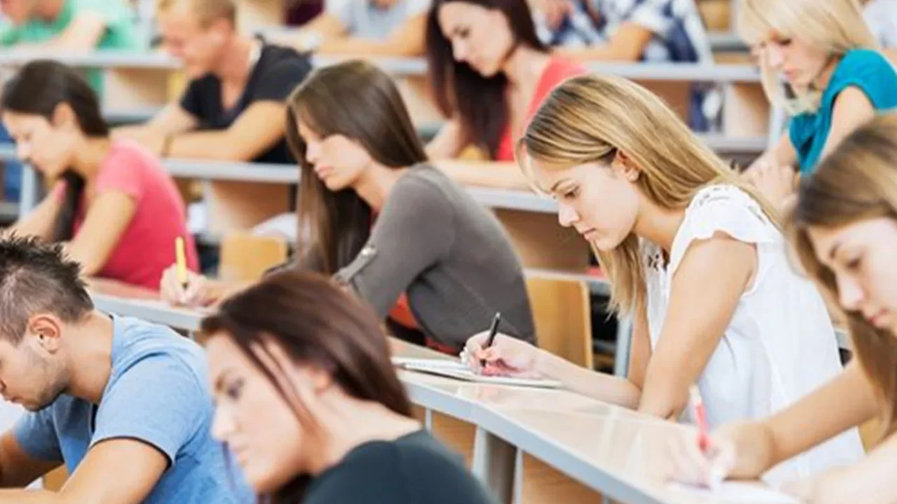 Üniversitelere 20'den fazla yeni program geliyor! YÖK Başkanı Özvar duyurdu: 10 üniversitede faaliyete geçiyor