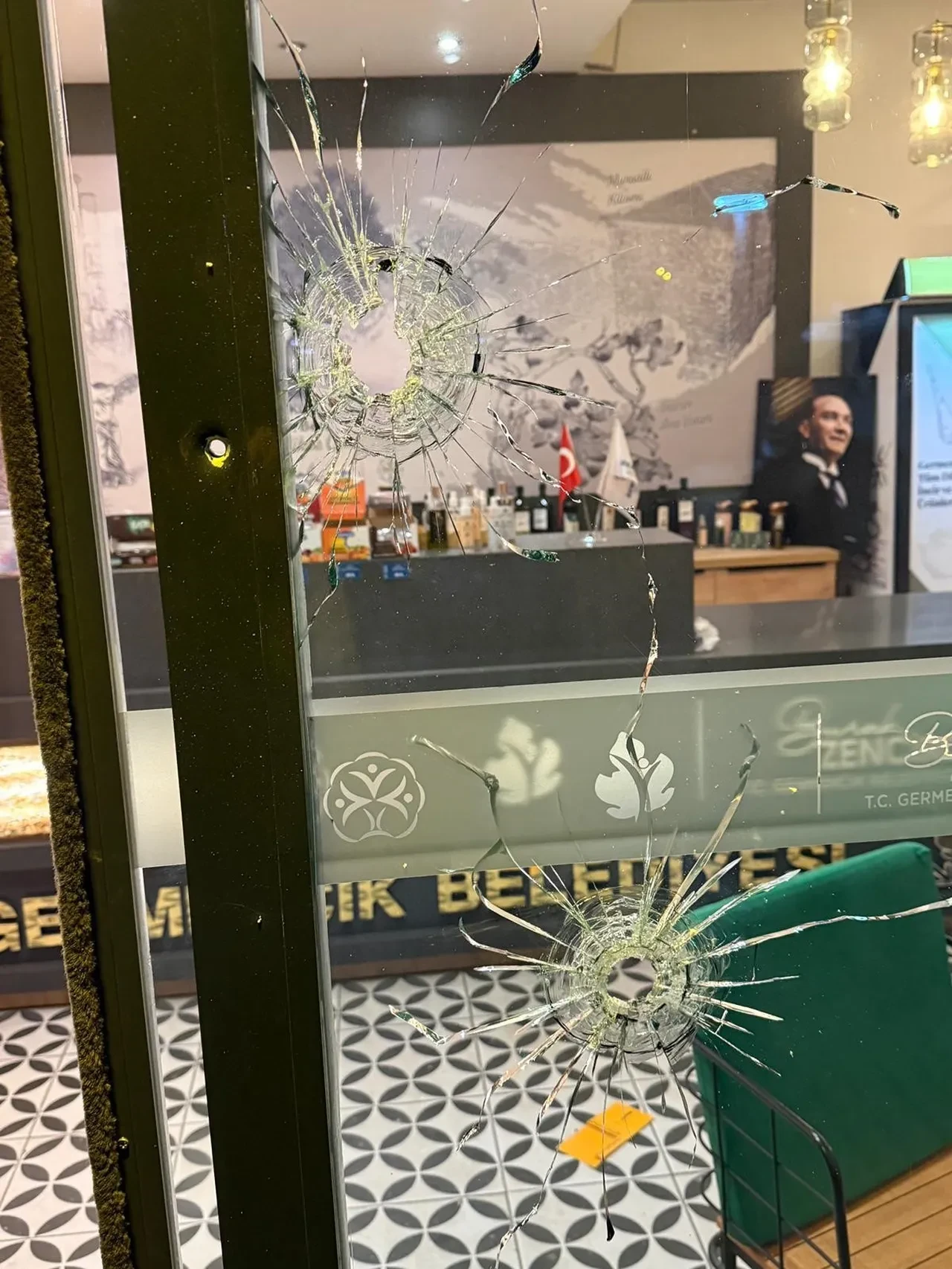 Aydın'da belediyenin mağazasına saldırı