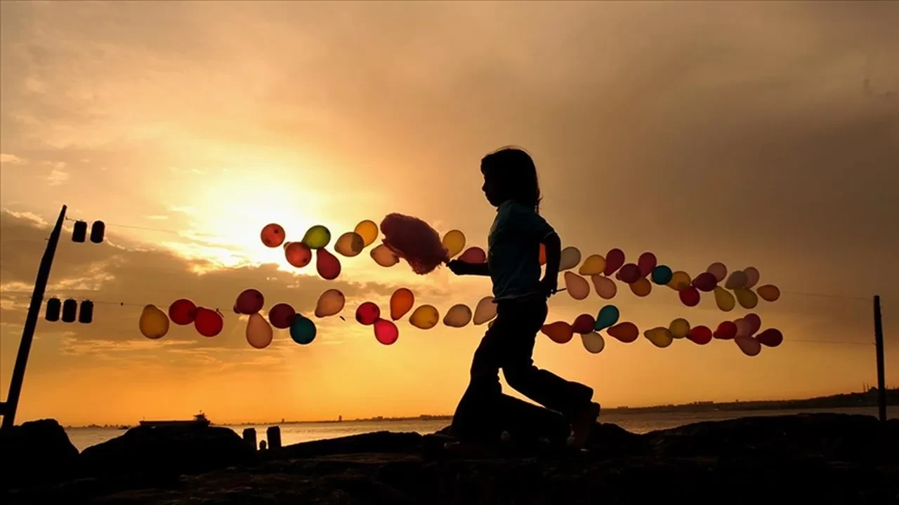 Bakan Göktaş açıkladı: Sosyal medyaya 15 yaş sınırı geliyor, doğum izni 24 haftaya çıkıyor!